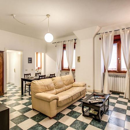 Popolo Accommodation - Lovely Central Apartment ローマ エクステリア 写真