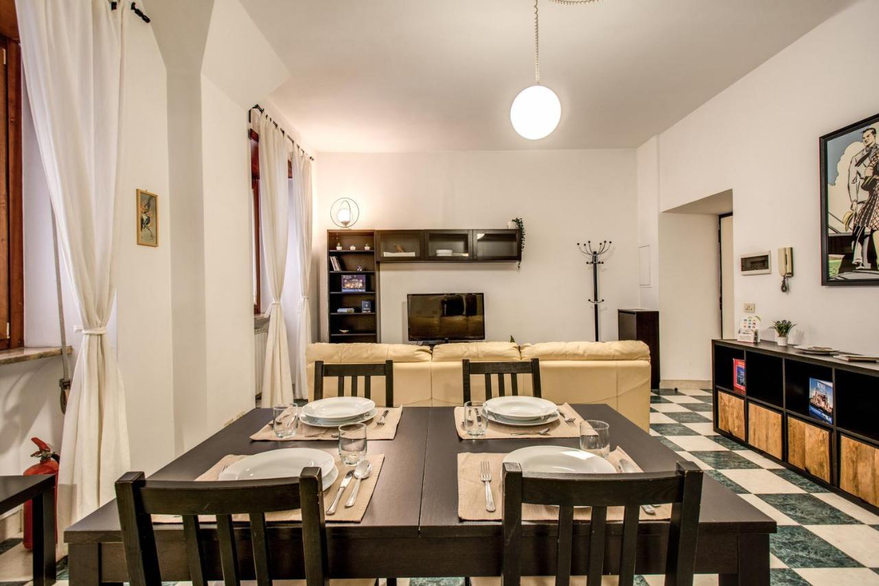 Popolo Accommodation - Lovely Central Apartment ローマ エクステリア 写真