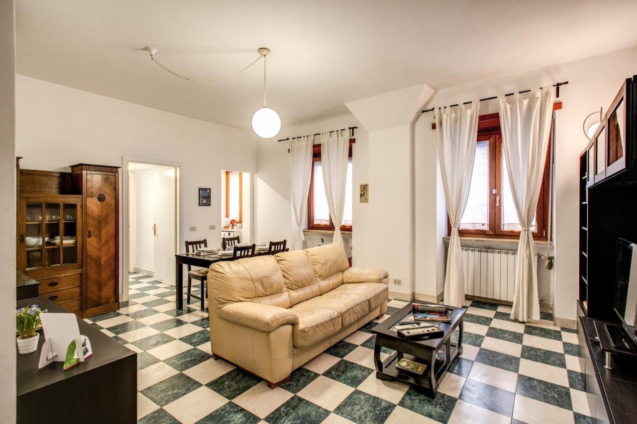 Popolo Accommodation - Lovely Central Apartment ローマ エクステリア 写真