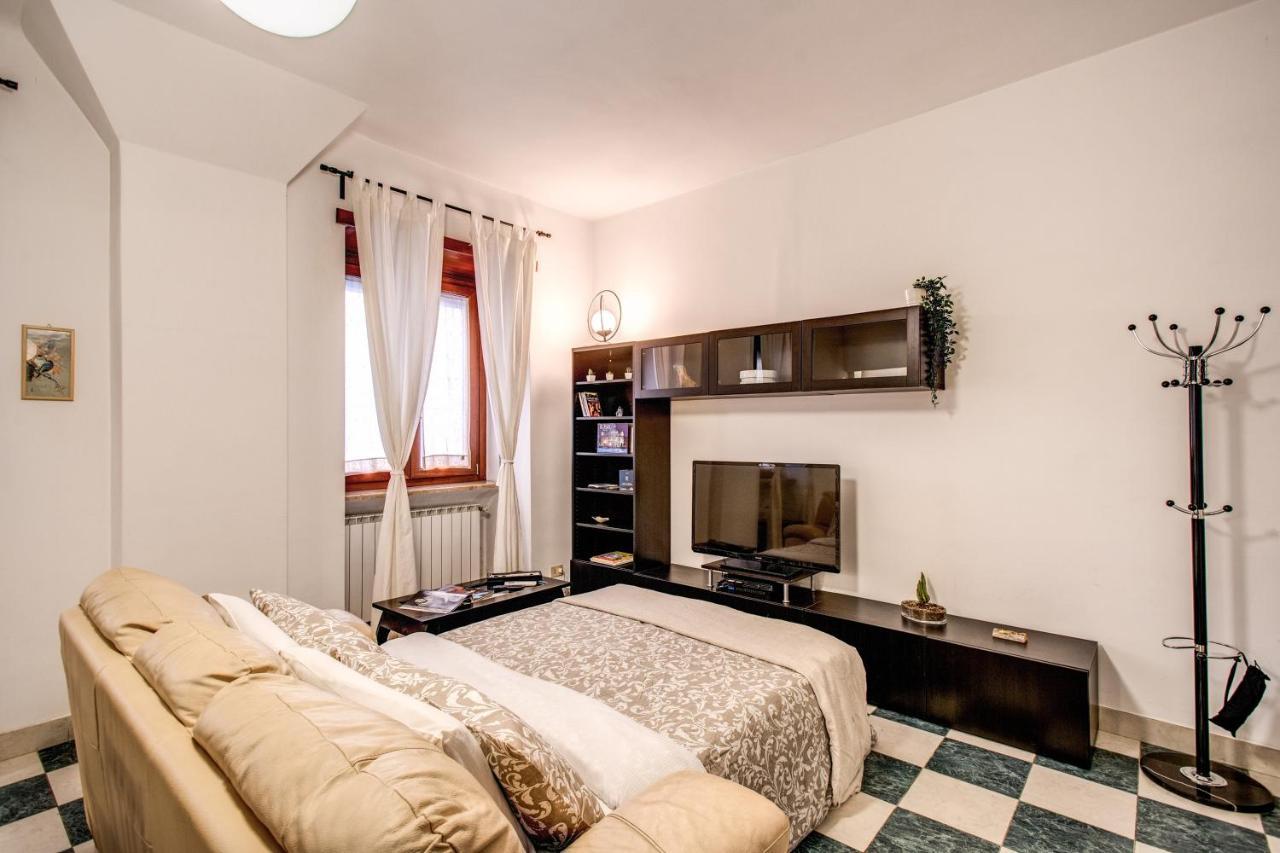 Popolo Accommodation - Lovely Central Apartment ローマ エクステリア 写真