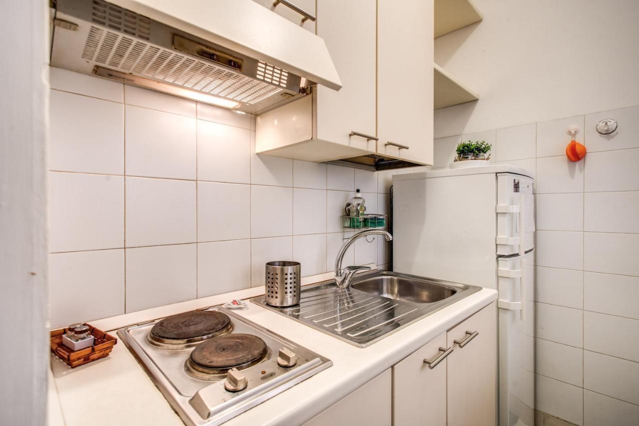 Popolo Accommodation - Lovely Central Apartment ローマ エクステリア 写真
