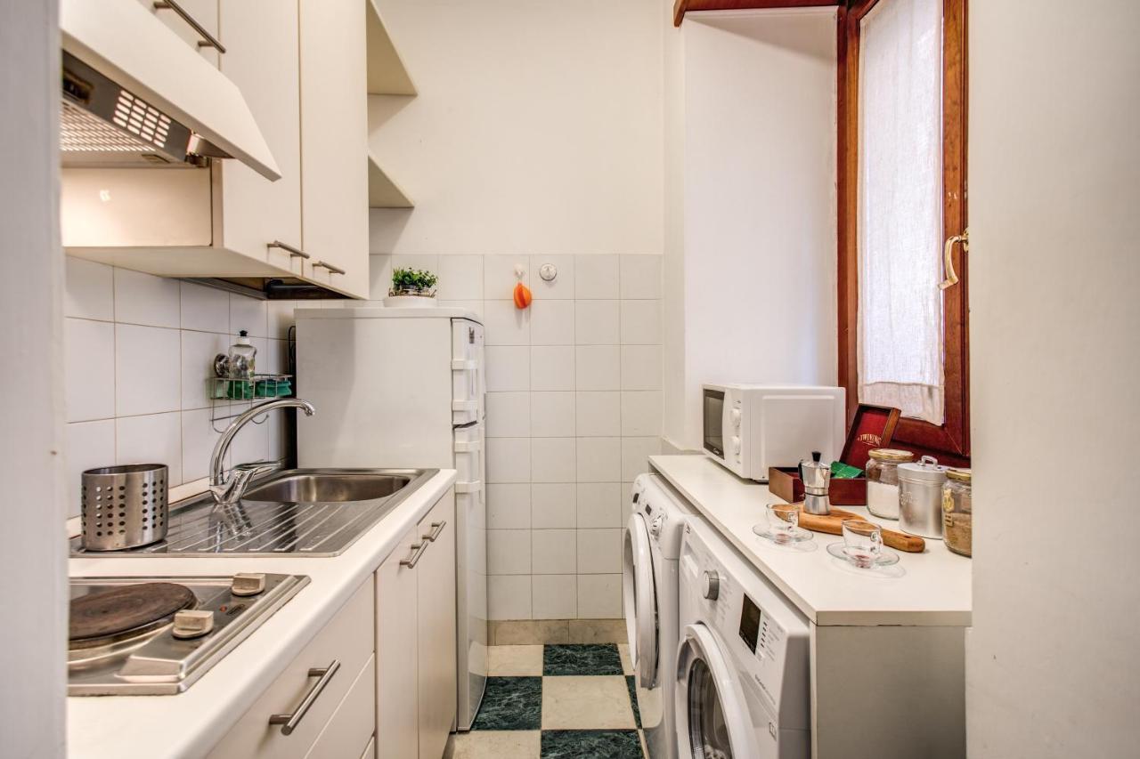 Popolo Accommodation - Lovely Central Apartment ローマ エクステリア 写真
